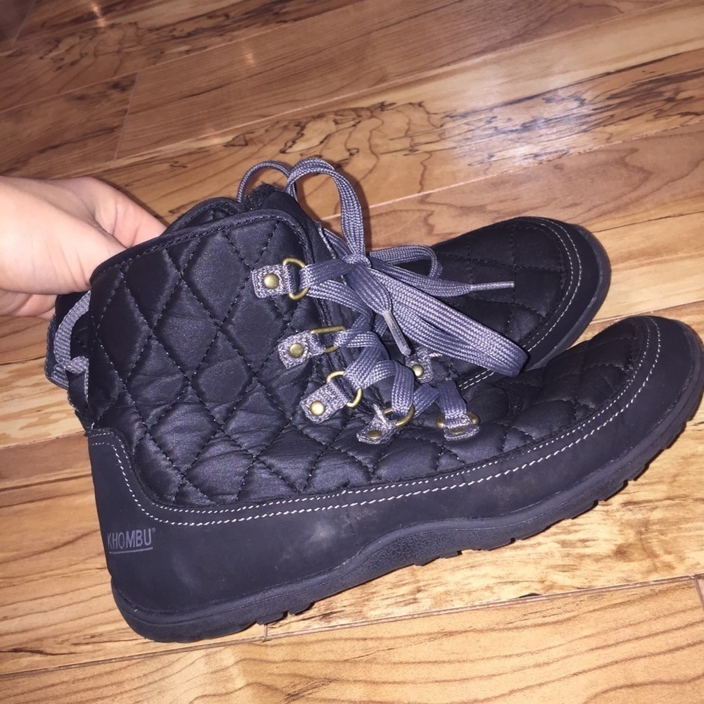 Khombu Serina faux fur boots size 6M